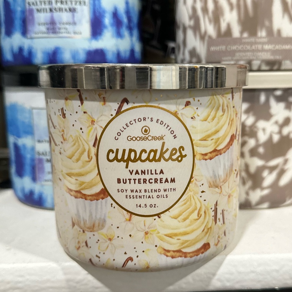Goose Creek Vanilla Buttercream cupcakes